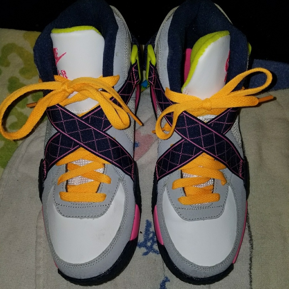 Nike air raid basketball shoes